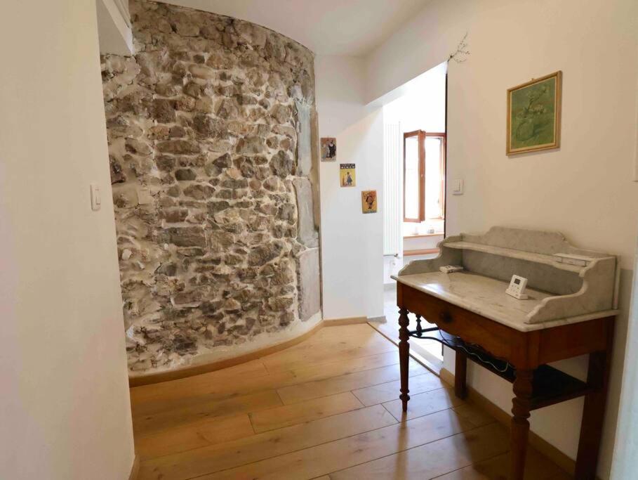 Les Hauts Du Chateau Chambery Exterior photo